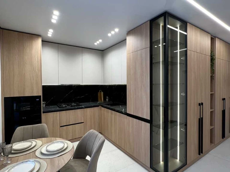 Apartment. Ivano-Frankivsk, Vysochna St.