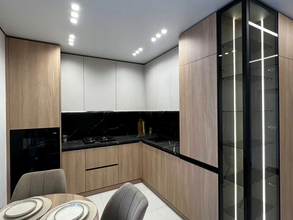 Apartment. Ivano-Frankivsk, Vysochna St.