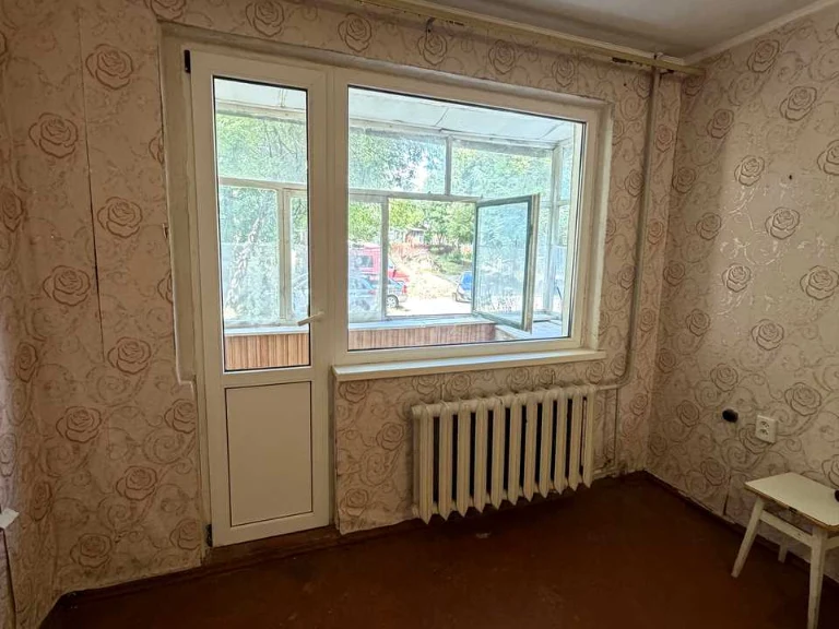 Apartment. Chernihiv, Peremohy Avenue