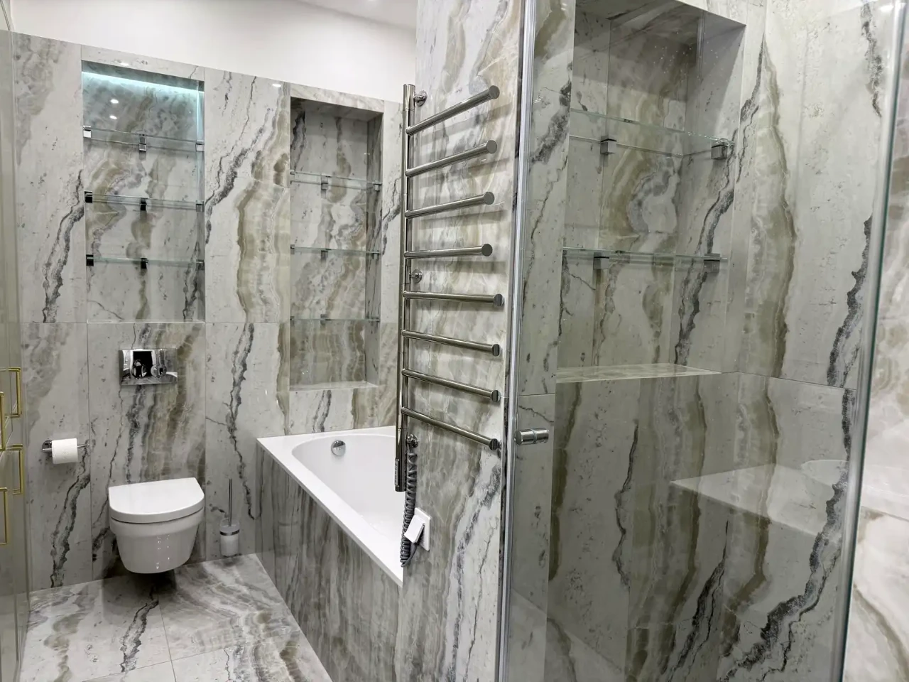 Rent of a 2-room apartment 72 m², floor 13/19