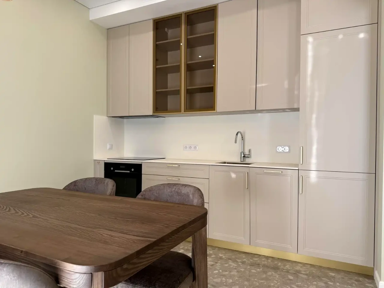 Rent of a 2-room apartment 72 m², floor 13/19