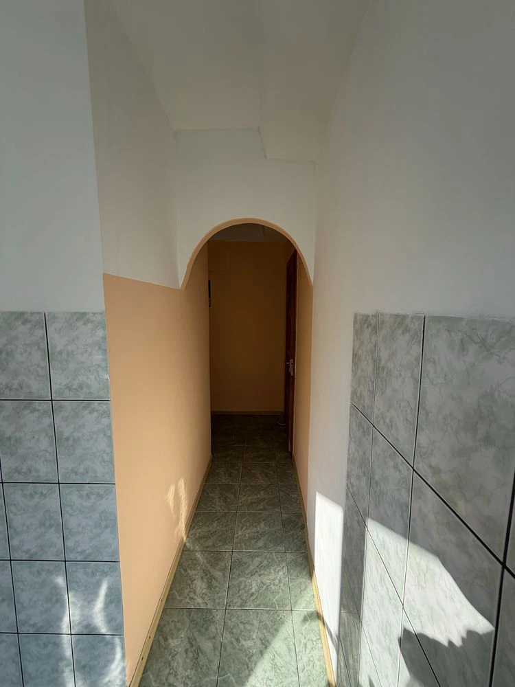 1 room apartment on Bohdana Hmelnytskyi Street, 88/92, on the 5th floor of a 9-story building.