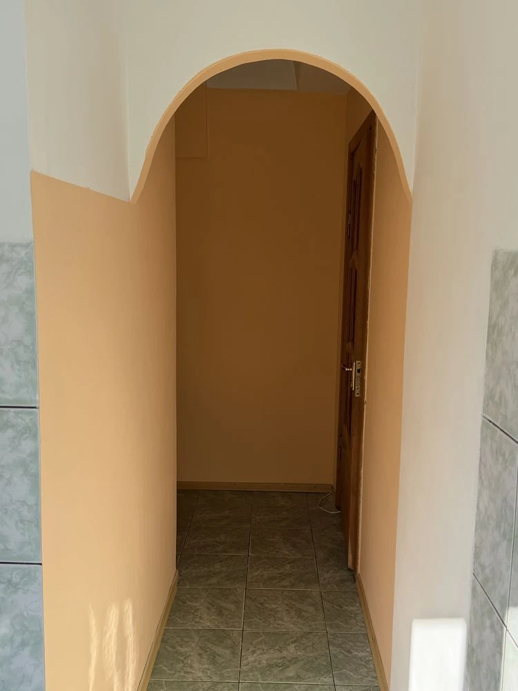 1 room apartment on Bohdana Hmelnytskyi Street, 88/92, on the 5th floor of a 9-story building.