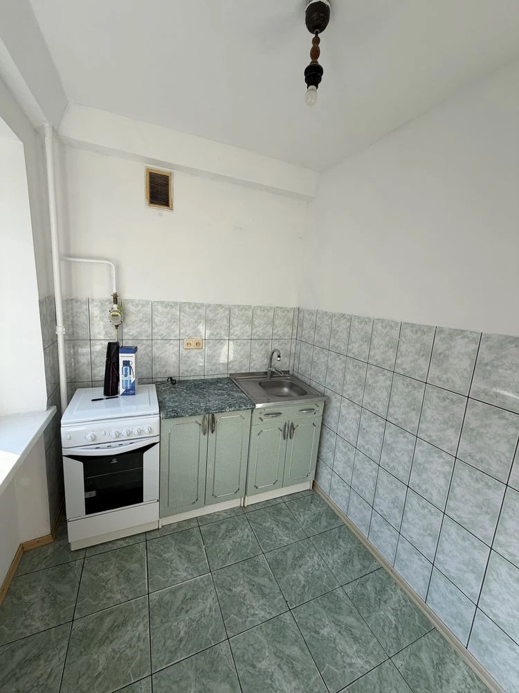 1 room apartment on Bohdana Hmelnytskyi Street, 88/92, on the 5th floor of a 9-story building.