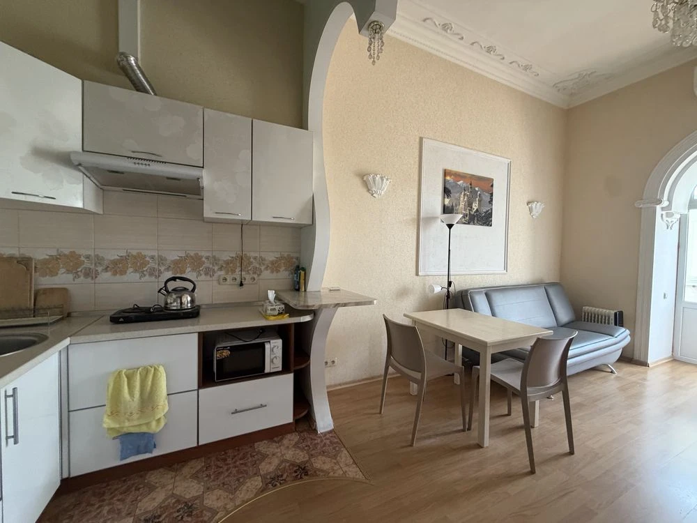 Продам 1 комнатную квартиру в центре, Коблевская, 29. Новый