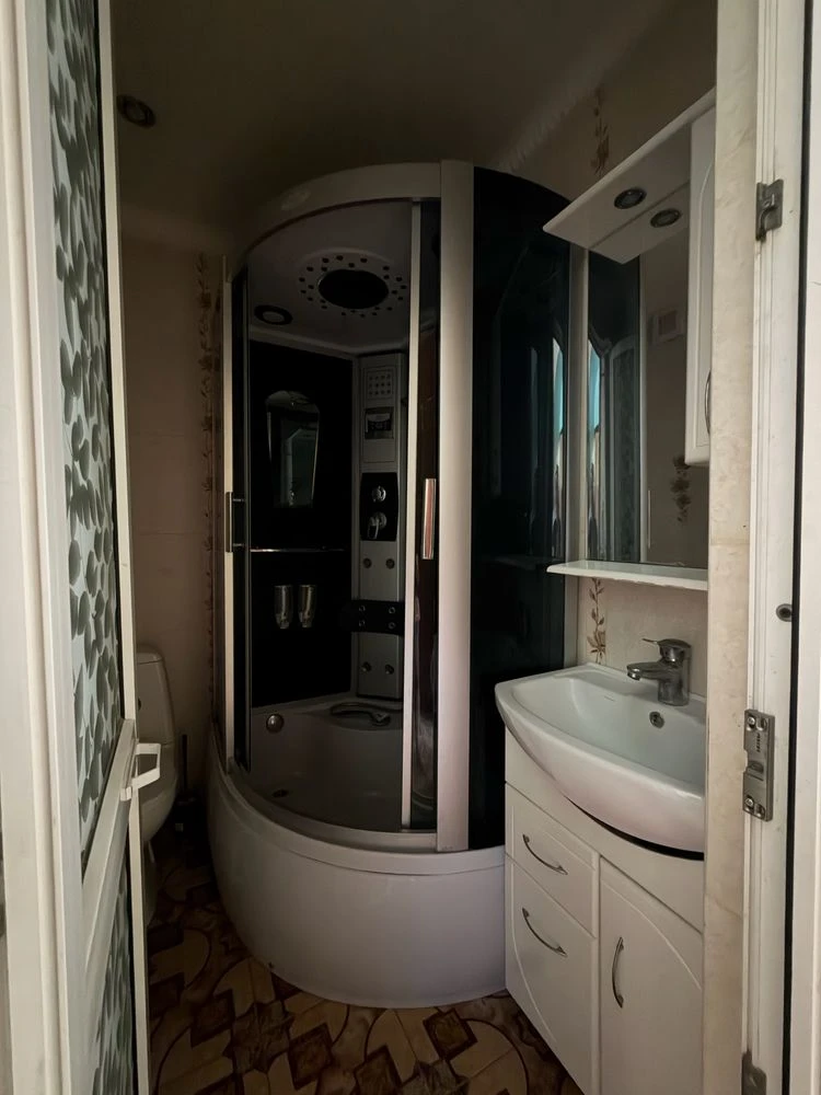 Продам 1 комнатную квартиру в центре, Коблевская, 29. Новый