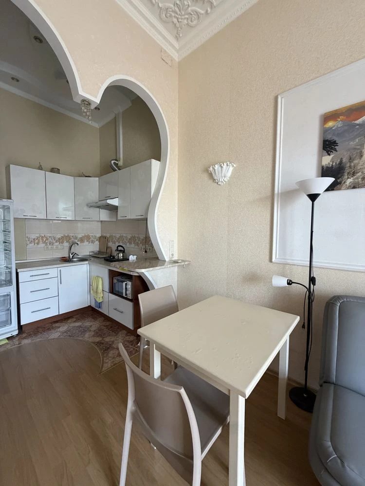 Продам 1 комнатную квартиру в центре, Коблевская, 29. Новый