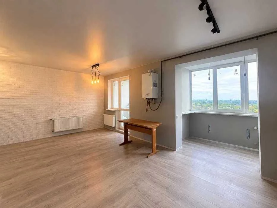 For sale 2-room apartment in residential complex "Lyubov Maloy", Poltavsky shlyakh, metro Kholodnaya Hora.