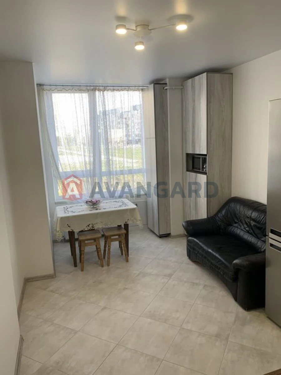 Sale of a 1-bedroom apartment. John Lennon, 41. 45m2.