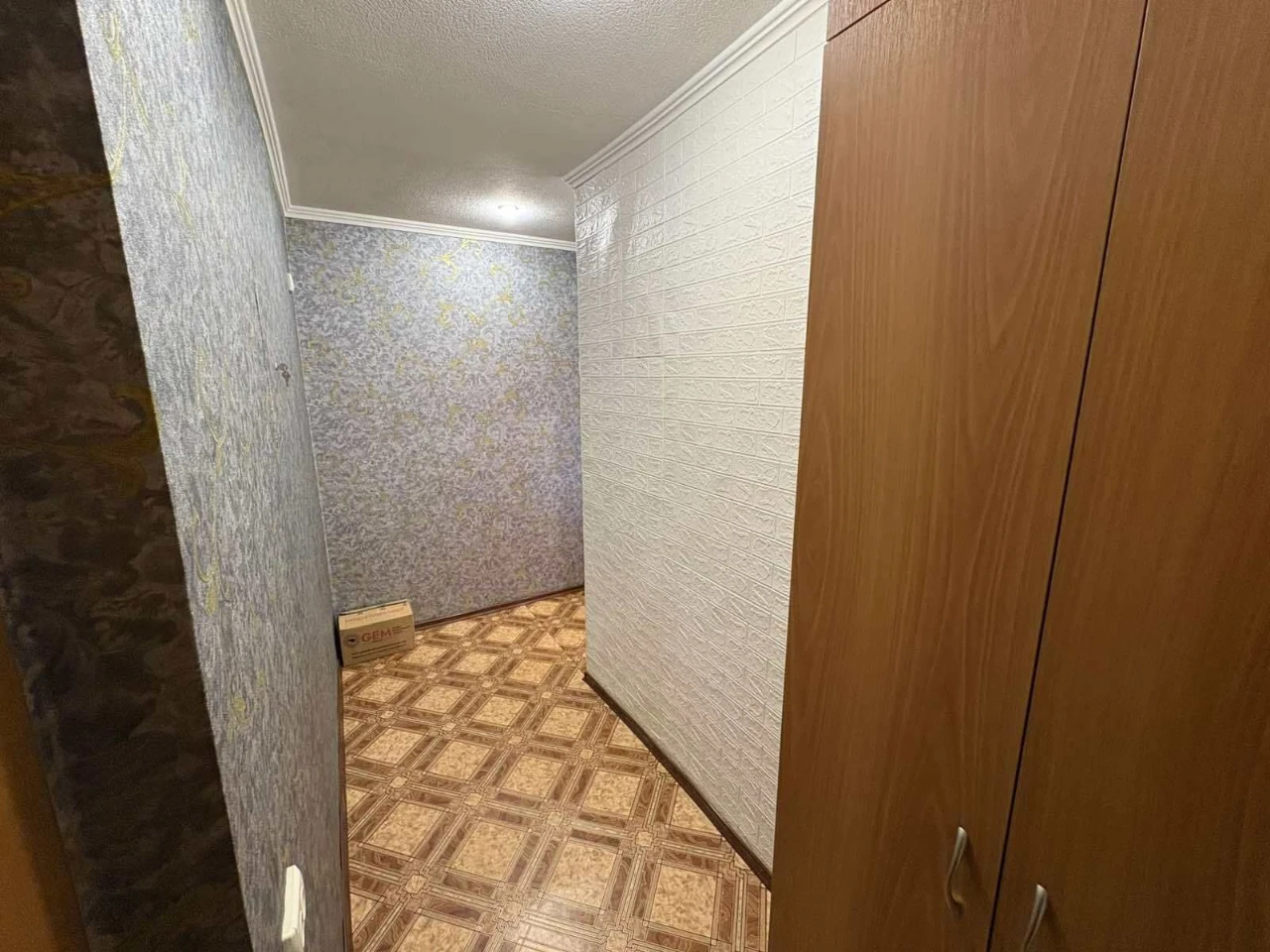 2-room apartment with autonomous gas heating, left bank