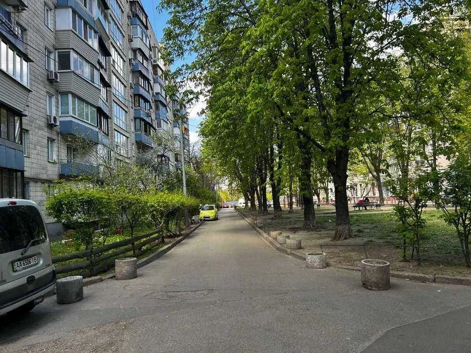 Продам 1-кімн. Гусовского вул. 2, 27 м.кв