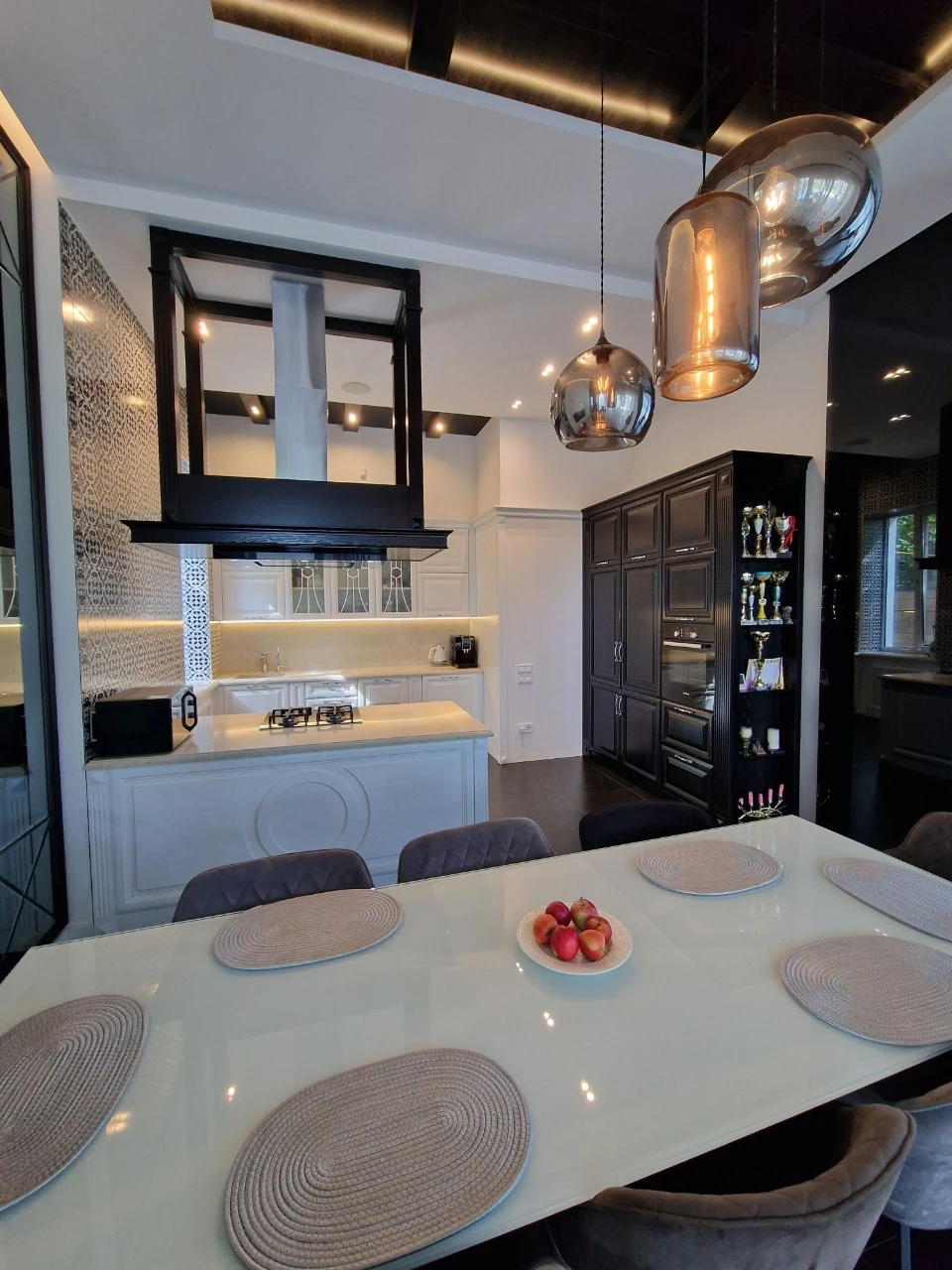 Продам дом с дизайнерским ремонтом район пр.Науки ,пр. Гагар
