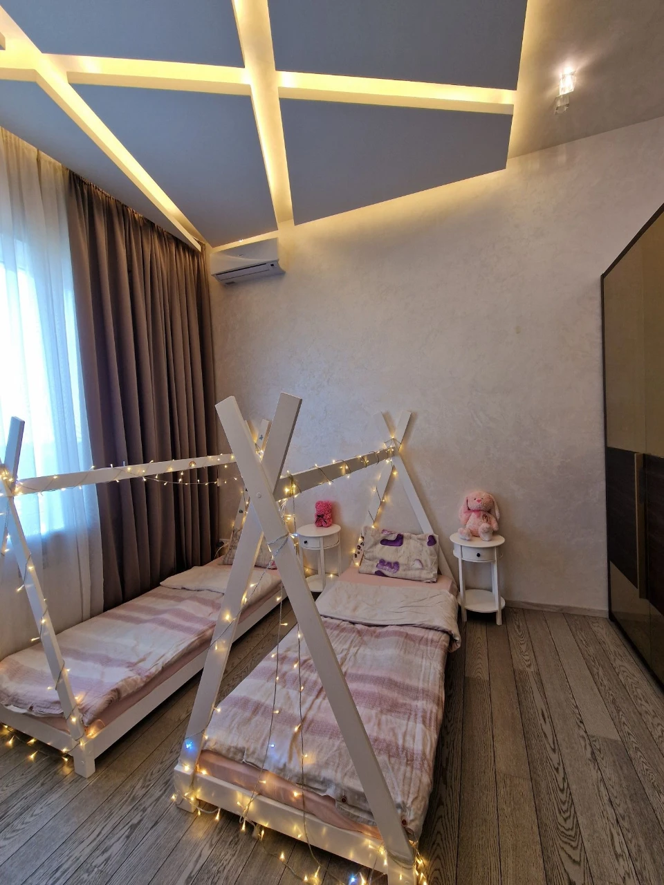 Продам дом с дизайнерским ремонтом район пр.Науки ,пр. Гагар