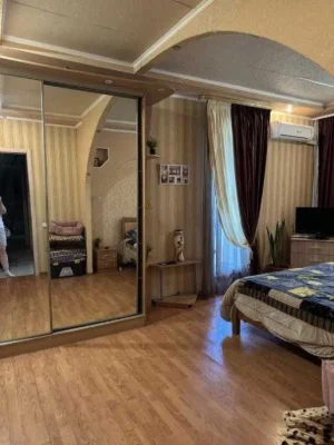 For Sale: 2-room apartment on Maselskogo Street.
