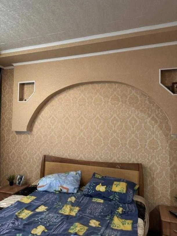For Sale: 2-room apartment on Maselskogo Street.