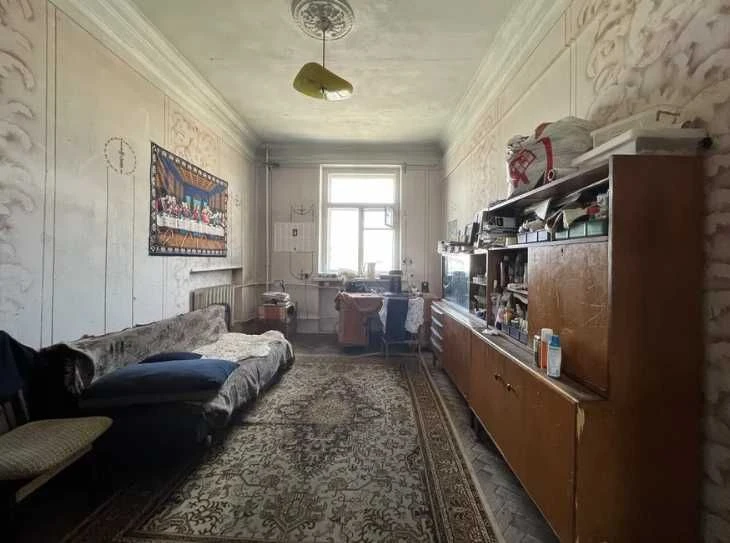 For Sale: Central 3-room Apartment – Stalinka – Poltavsky Shlyak