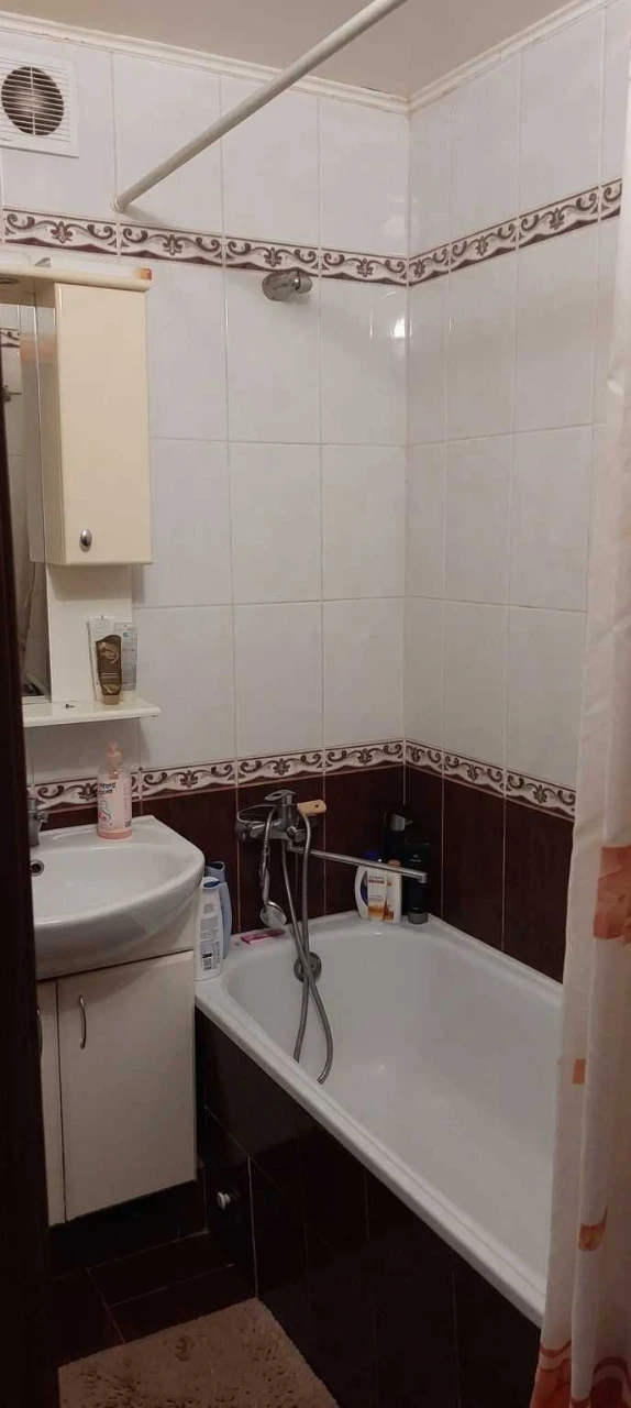 3-room apartment for sale with renovated interior on Saltovke. Metro S