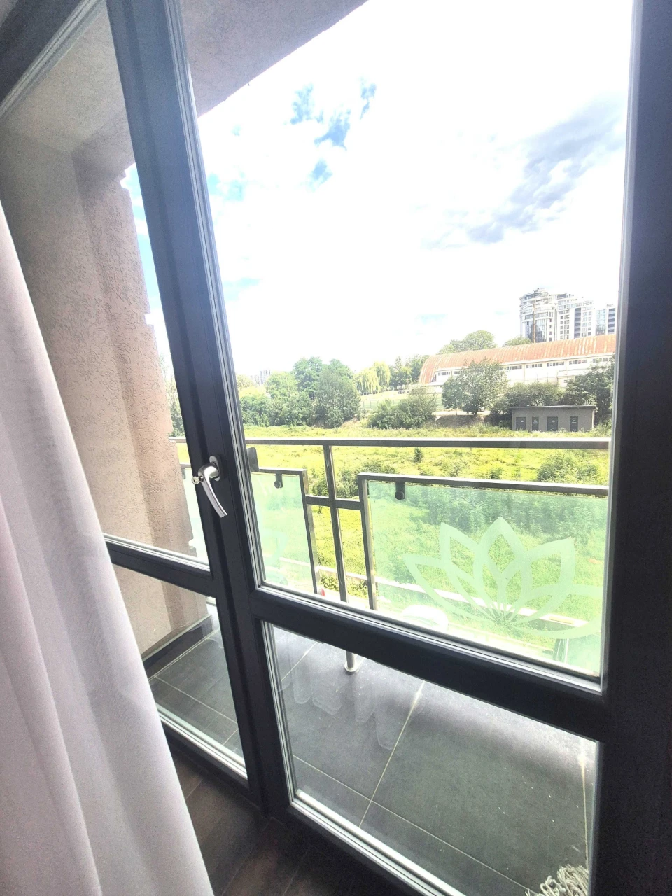 Modern apartment with renovation in a house near the lake. "HYDROPARK