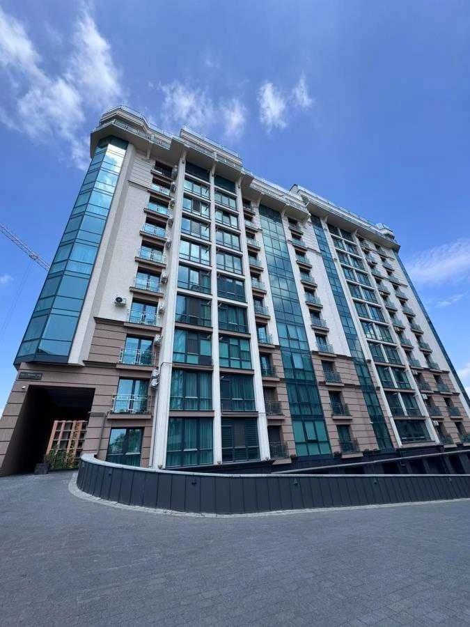 Modern apartment with renovation in a house near the lake. "HYDROPARK
