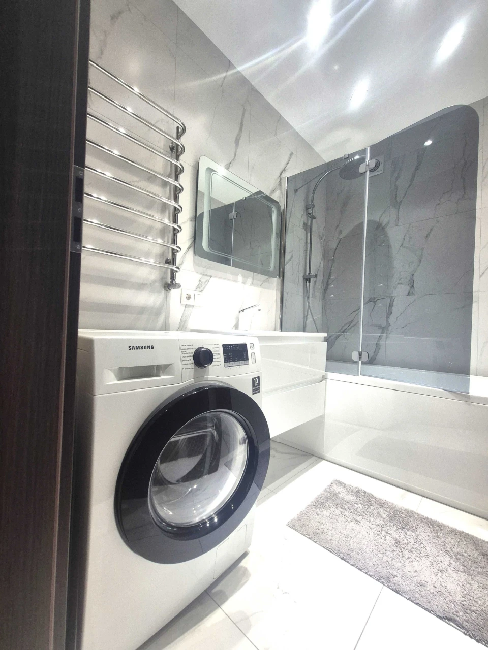 Modern apartment with renovation in a house near the lake. "HYDROPARK