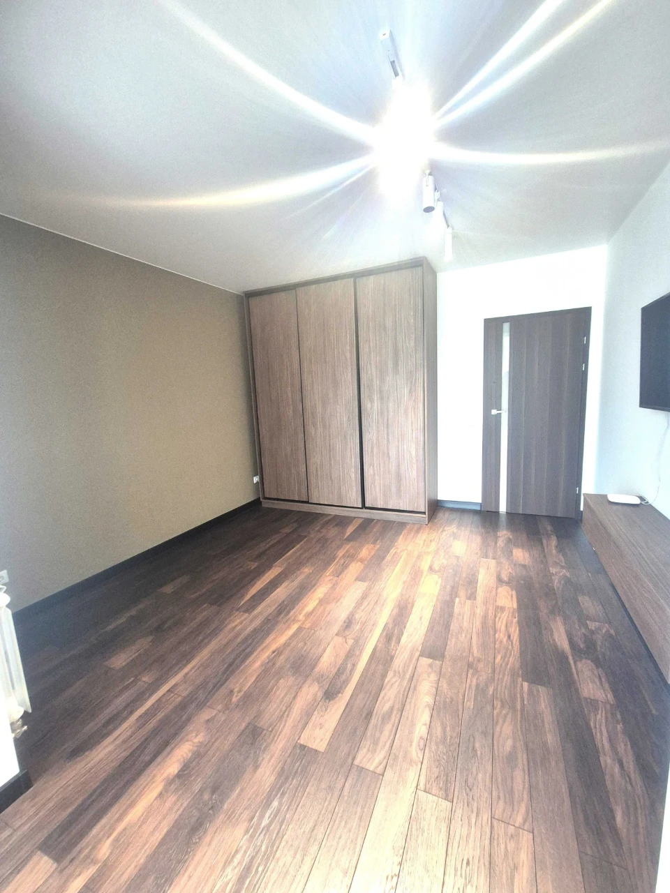 Modern apartment with renovation in a house near the lake. "HYDROPARK