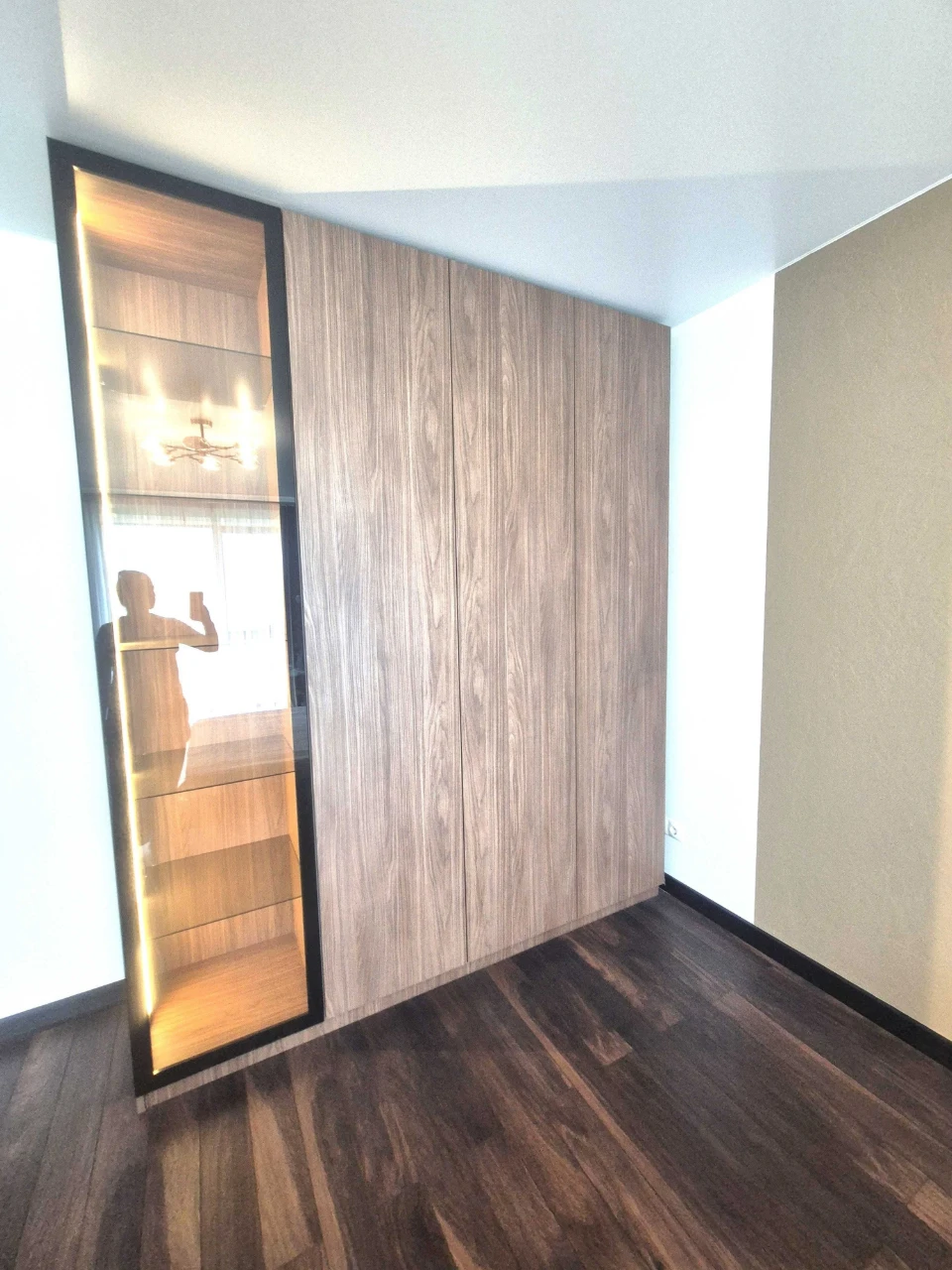 Modern apartment with renovation in a house near the lake. "HYDROPARK