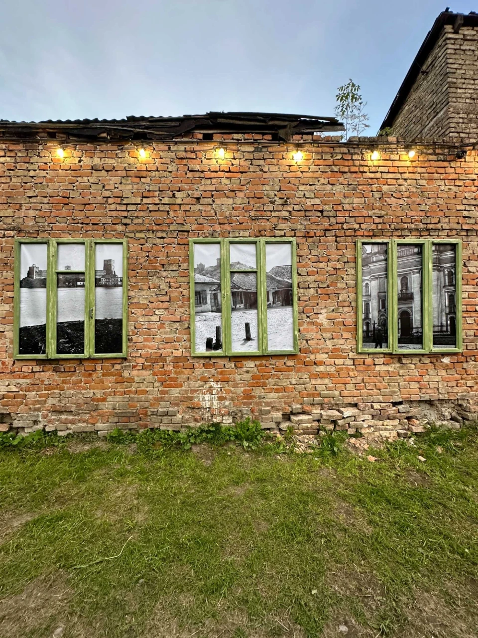 Продается часть дома с двором в центре Луцка