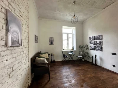 Продается часть дома с двором в центре Луцка