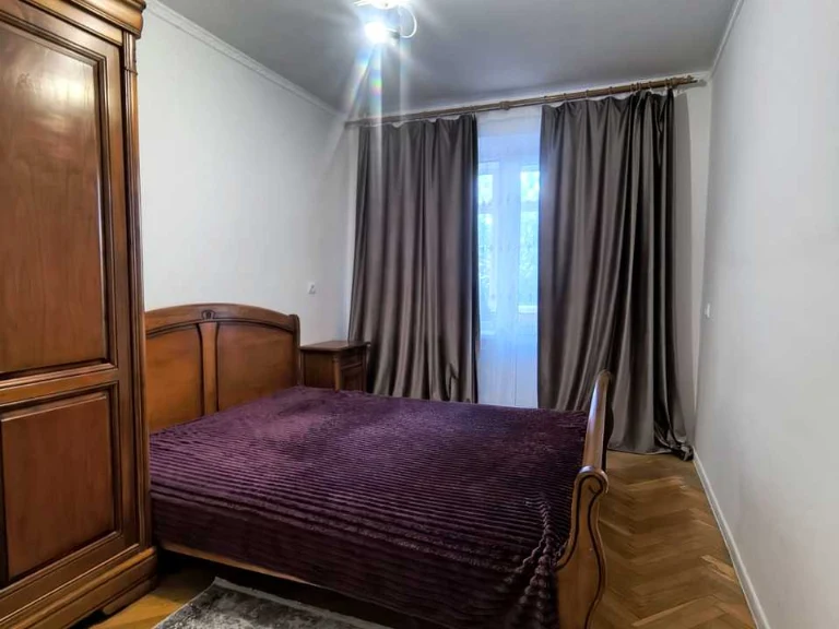 Apartment. Chernivtsi, Entuziastiv Street