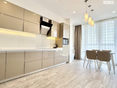Long-Term Rental: Spacious 3-Bedroom Apartment in Solomyanka
