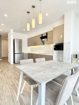 Long-Term Rental: Spacious 3-Bedroom Apartment in Solomyanka