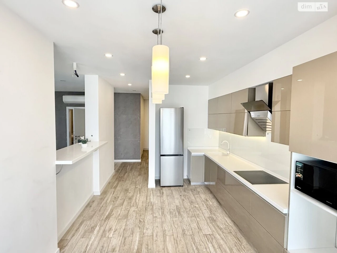 Long-Term Rental: Spacious 3-Bedroom Apartment in Solomyanka
