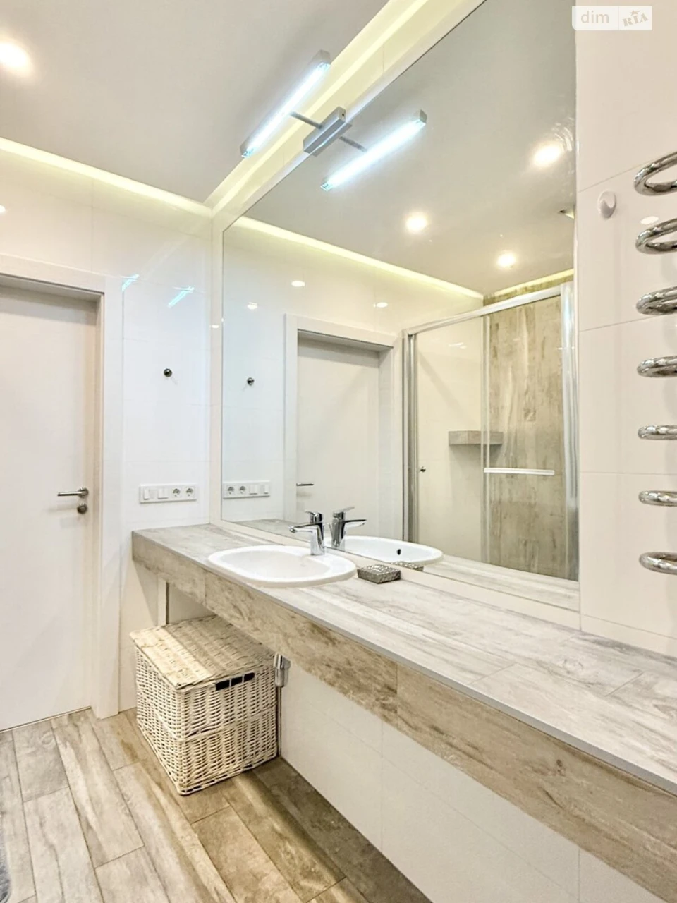 Long-Term Rental: Spacious 3-Bedroom Apartment in Solomyanka