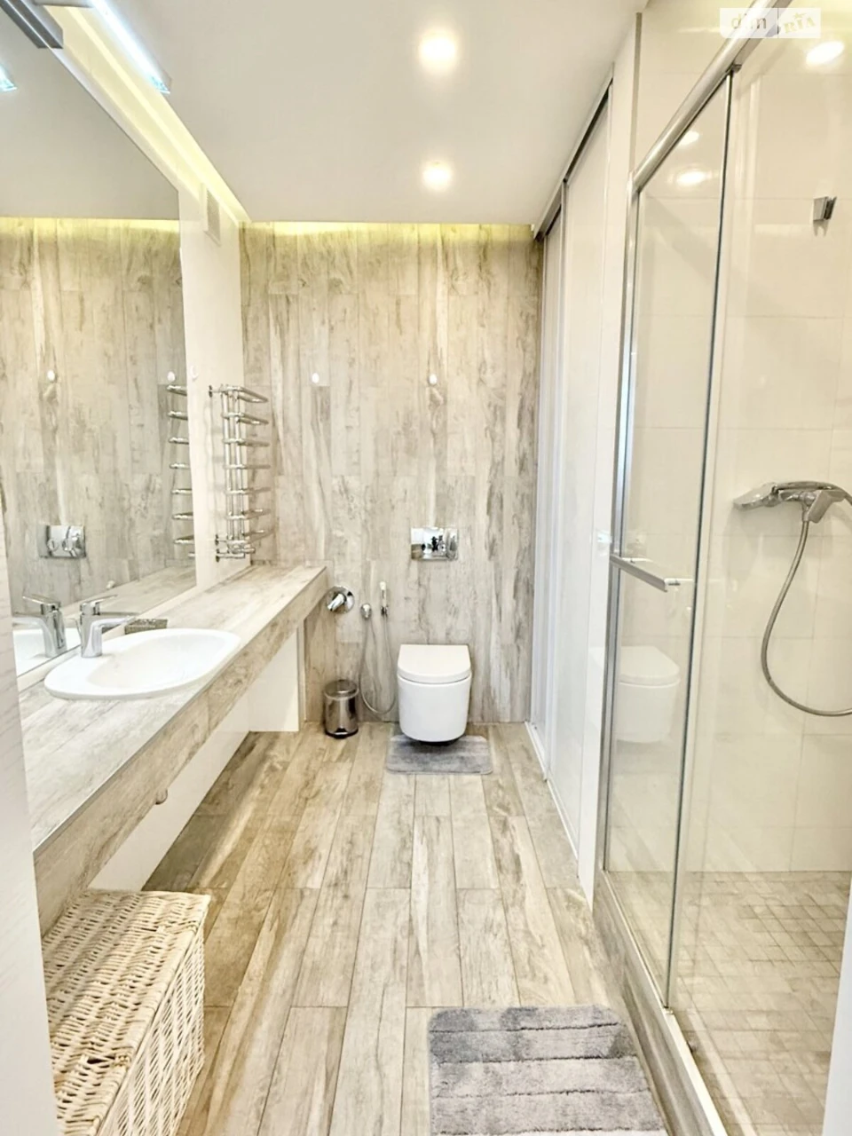 Long-Term Rental: Spacious 3-Bedroom Apartment in Solomyanka