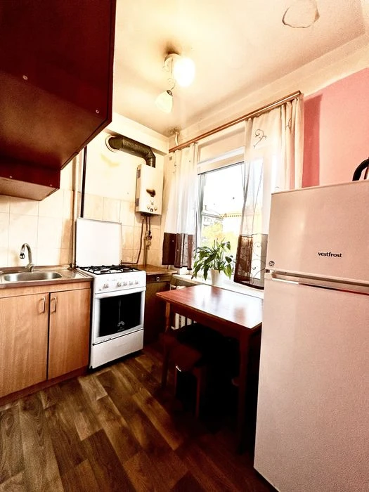 Продам 1 кімн. Квартиру 12 квартал!