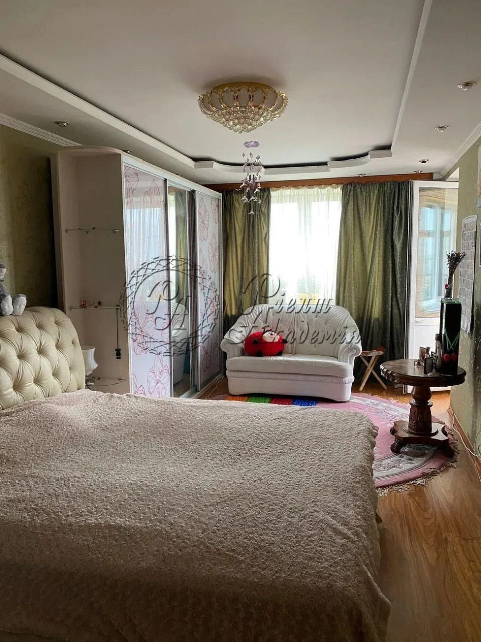 Sale of a 3-bedroom apartment at Chokolivsky Bulvari, 42A