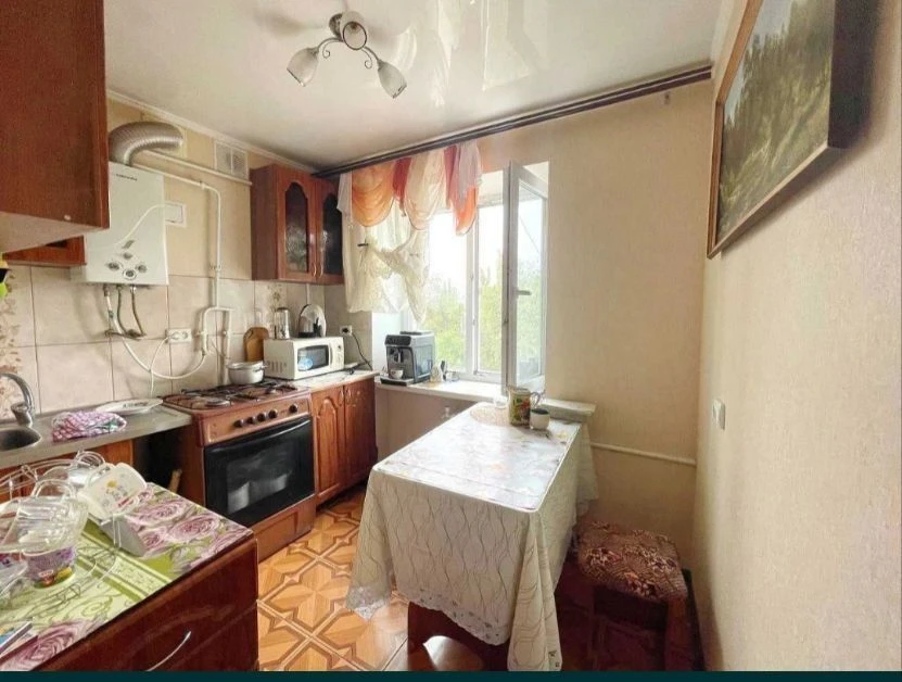 Продаж 2 ком кв Корабельный р-н пр.Корабелов 
Квартира дуже
