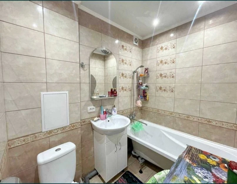 Продаж 2 ком кв Корабельный р-н пр.Корабелов 
Квартира дуже