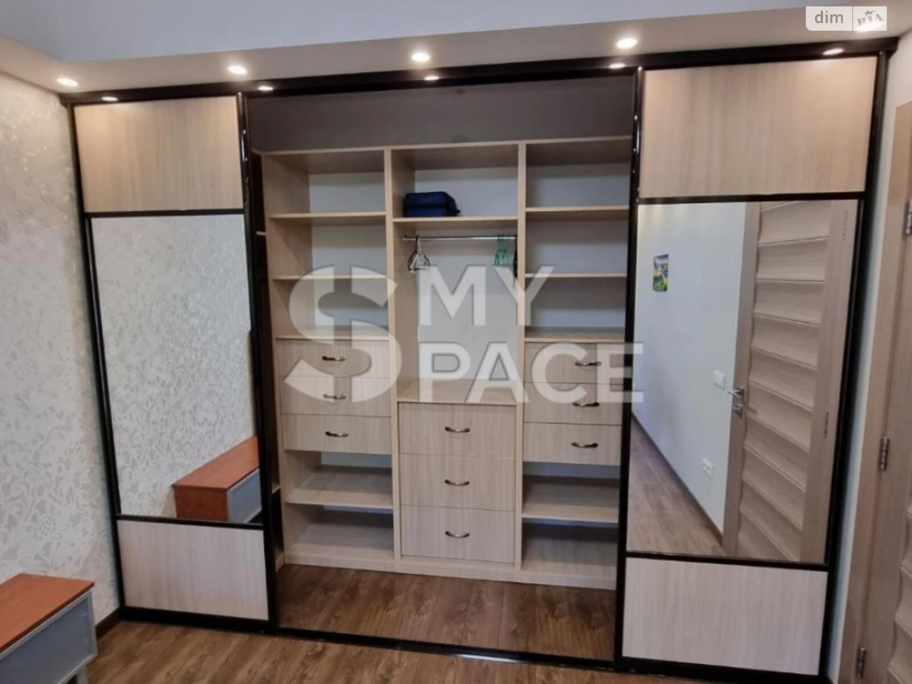 Sale of Apartment in the Left Bank Area