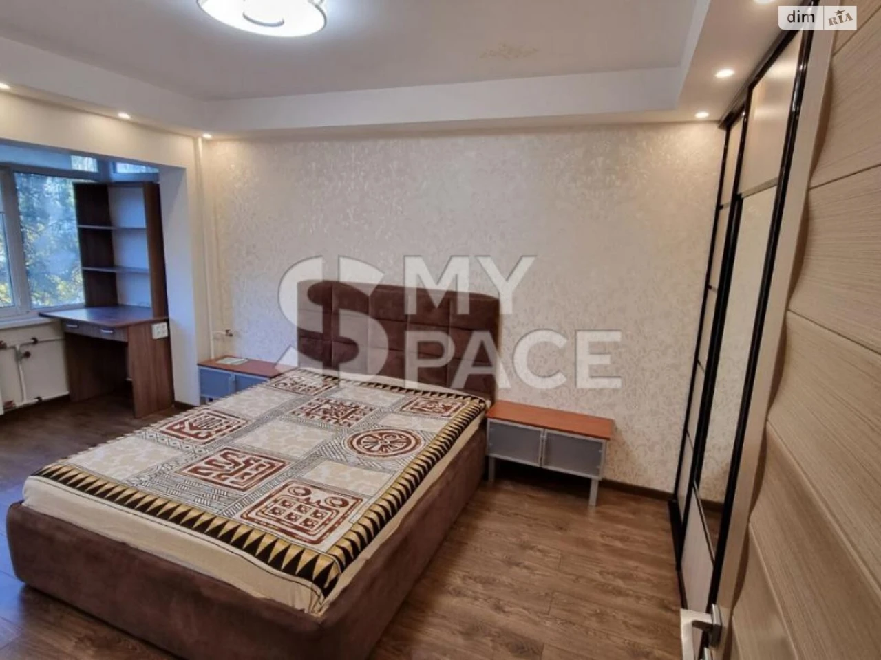 Sale of Apartment in the Left Bank Area