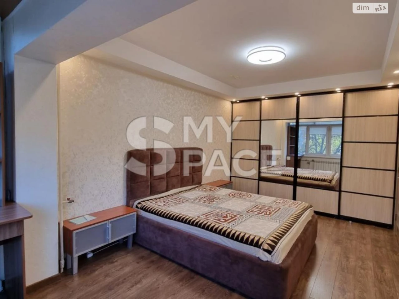 Sale of Apartment in the Left Bank Area