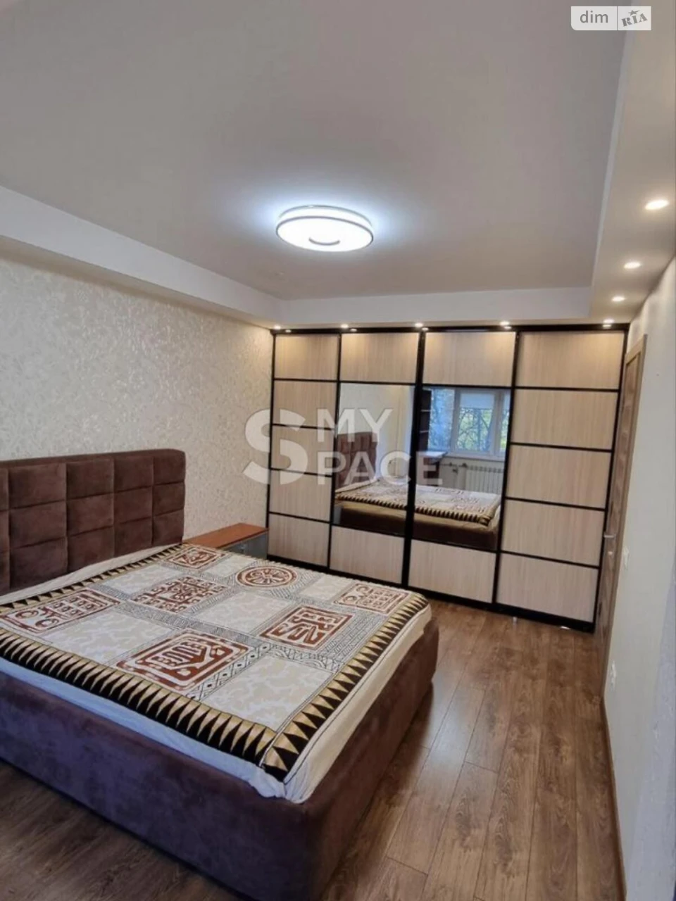 Sale of Apartment in the Left Bank Area