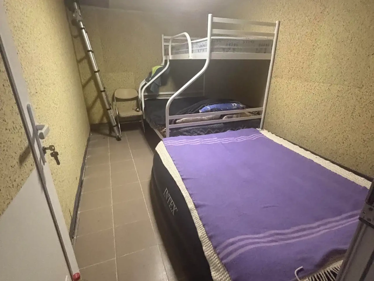 Rent a 290 m² 14 sot house