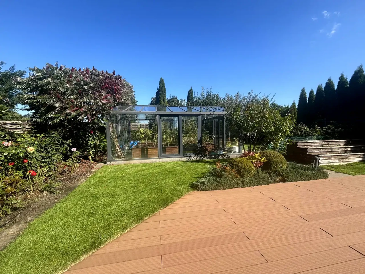 Rent a 290 m² 14 sot house