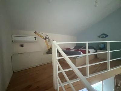 Rent a 290 m² 14 sot house