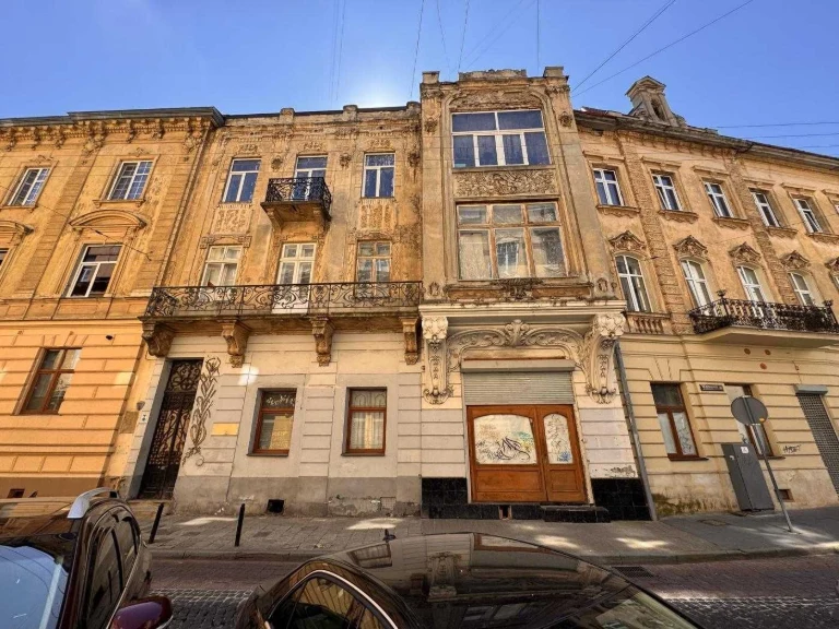 Sale of Austrian building in the center of Lviv, Volyного Street,