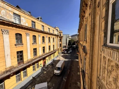 Продаж австрійської будівлі в центрі Львова, вул. Вороного,