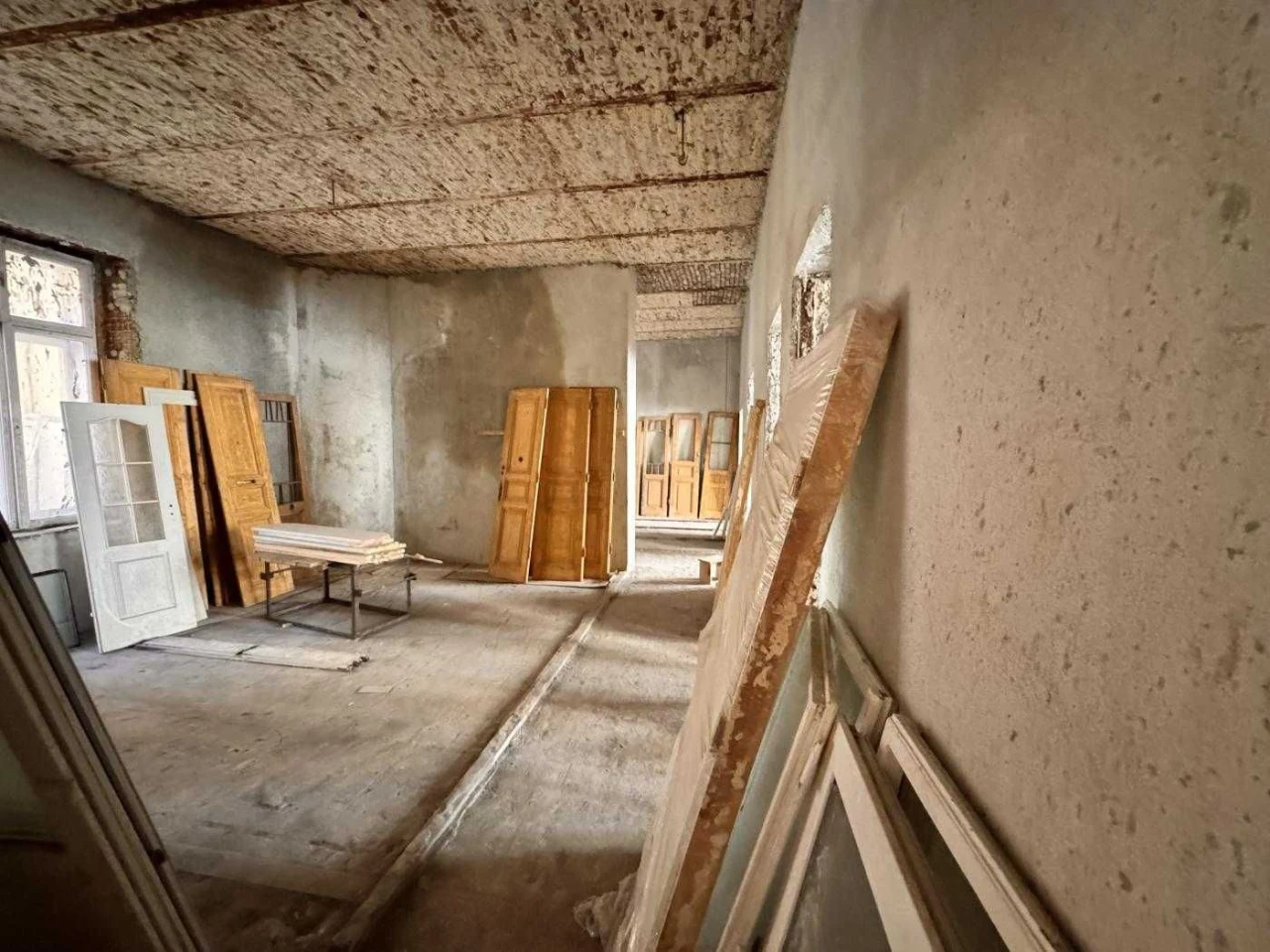 Продаж австрійської будівлі в центрі Львова, вул. Вороного,