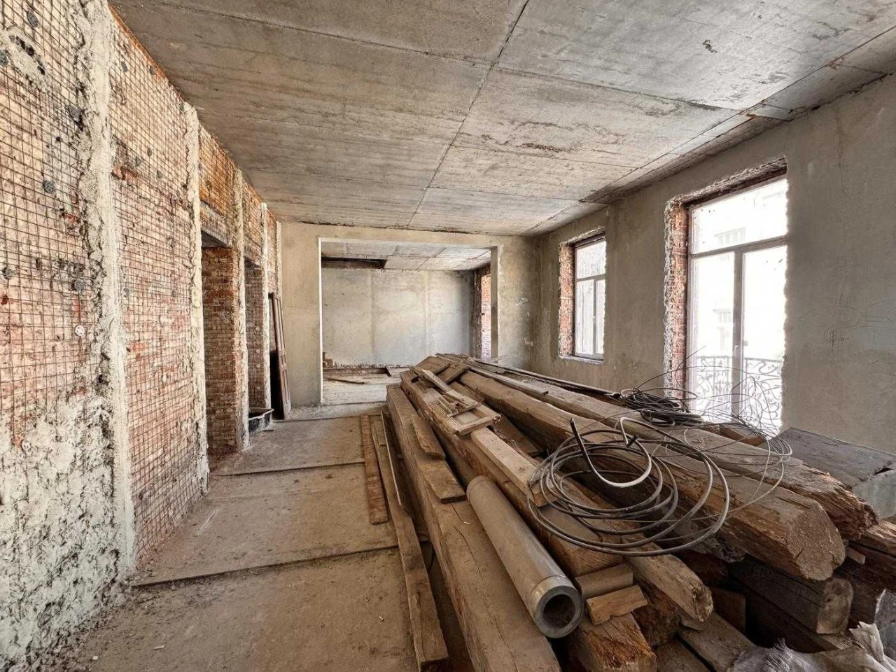 Продаж австрійської будівлі в центрі Львова, вул. Вороного,