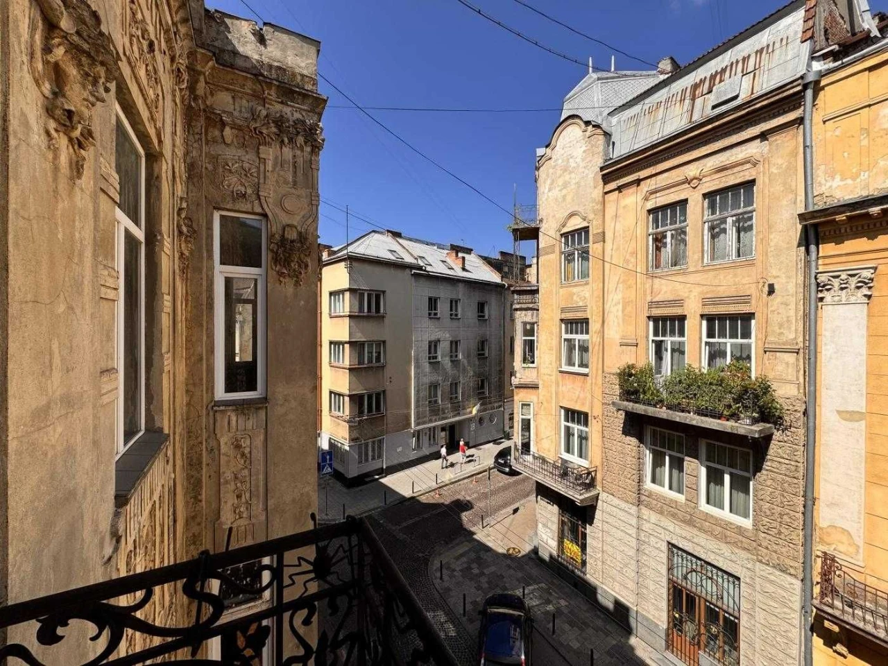 Продаж австрійської будівлі в центрі Львова, вул. Вороного,